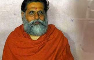 സന്യാസിയുടെ ലിംഗം ഛേദിച്ച പെണ്കുട്ടിക്കെതിരെ കേസെടുക്കണമെന്ന് ഡിജിപിക്കു പരാതി