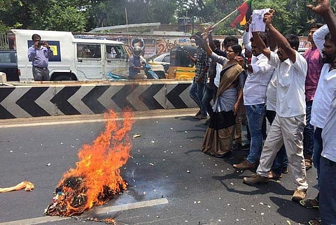 കന്നഡിഗന് തമിഴ് രാഷ്ട്രീയത്തിലിറങ്ങണ്ട; രജനീകാന്തിനെതിരെ പ്രതിഷേധവുമായി തീവ്ര തമിഴ് സംഘടന