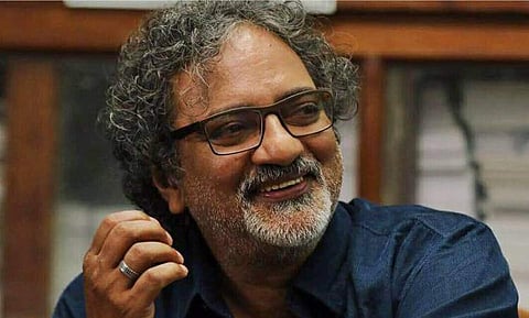 രാമലീല നല്ലതാണെങ്കില് കാണും; ഹോട്ടല് സ്ഥാപിച്ചയാള് കൊലക്കുറ്റത്തിനു ശിക്ഷിക്കപ്പെട്ടതിനാല് ആരും മസാല ദോശ കഴിക്കാതിരിക്കുന്നില്ലെന്ന് ജോയ് മാത്യു