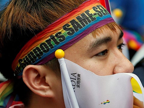 സ്വവര്ഗ പ്രണയിനികള്ക്കൊപ്പം തായ് വാന്; മഴവില് നിറത്തില് തിളങ്ങിയ തായ് വാനില് സ്വവര്ഗ വിവാഹം ഇനി നിയമവിധേയം