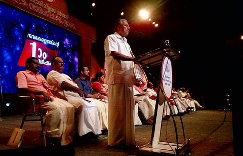 ചിലത് ഒരു തരത്തിലും പാപം ചെയ്യാത്ത ഞങ്ങളുടെ പിടലിയില് വന്നു വീഴുകയായിരുന്നെന്ന് മുഖ്യമന്ത്രി പിണറായി വിജയന്