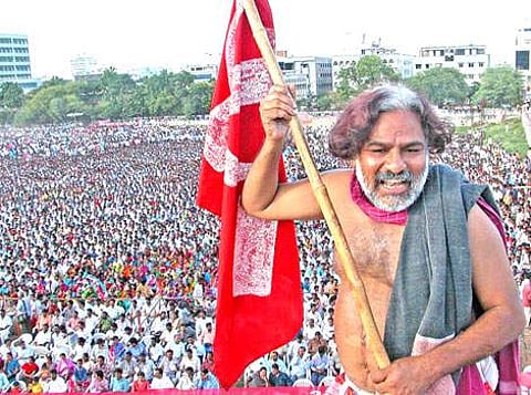 ഗദ്ദാര് ആത്മീയതയില് ഒതുങ്ങില്ല, പാര്ട്ടി രൂപീകരിച്ച് സജീവ രാഷ്ട്രീയത്തിലേക്ക്