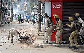 ജമ്മു കശ്മീരില് സൈന്യത്തിനു നേരെ കല്ലെറിയുന്നവര്ക്ക് പാകിസ്ഥാന്റെ സഹായം ലഭിക്കുന്നതായി ആരോപണം