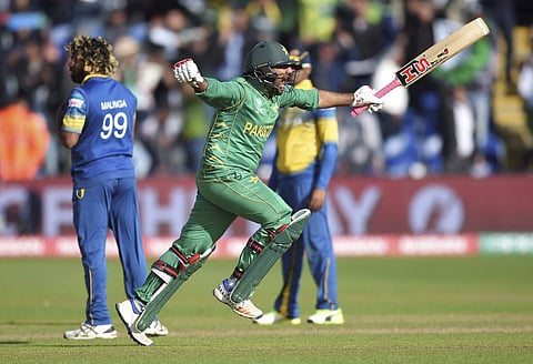 സര്ഫ്രാസ് അഹമ്മദ് മിന്നി; ശ്രീലങ്ക അമ്പി; പാക്കിസ്ഥാന് കയറി