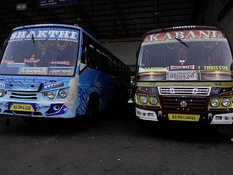 സംസ്ഥാനത്തെ സ്വകാര്യ ബസുകള്ക്കെല്ലാം ഇനി ഒരു നിറം