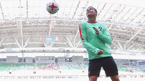 കോണ്ഫഡറേഷന് കപ്പില് മെക്സിക്കോയെ നേരിടുന്ന പോര്ച്ചുഗല് ടീം ക്യാപ്റ്റന് ക്രിസ്റ്റിയാനൊ റൊണാള്ഡോ പരിശീലനത്തില്- Getty Images