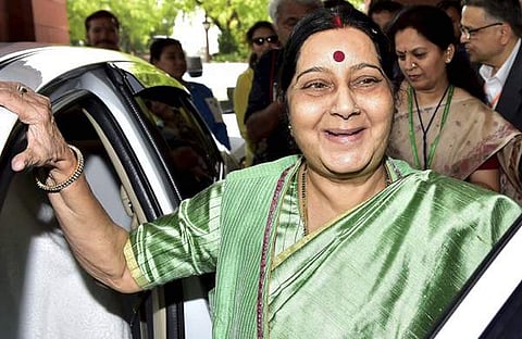 അയ്യപ്പന്റെ പേരുപറഞ്ഞ സുരേഷ് ഗോപിക്ക് നോട്ടീസ് അയച്ചത് അത്ഭുതകരം; ഇതെന്ത് പെരുമാറ്റച്ചട്ടമെന്ന് സുഷമ സ്വരാജ്