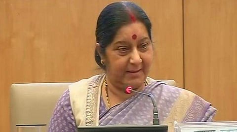 ഇനി പാസ്പോര്ട്ട് ഹിന്ദിയിലും ഇംഗ്ലീഷിലും; കുട്ടികള്ക്കും മുതിര്ന്നവര്ക്കും ഫീസിളവ്