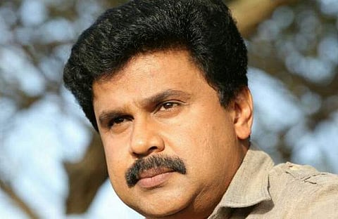 അഞ്ച് ജില്ലകളില് 53 ഇടങ്ങളിലായി ദിലീപ് കൈവശം വെച്ചിരിക്കുന്നത് 21 ഏക്കര് ഭൂമി;  അഞ്ച് ജില്ലാ കലക്ടര്മാര് അന്വേഷിക്കും