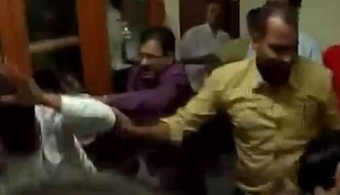 ഹിന്ദുസേന സംഘ്പരിവാറിന്റെ അപ്രഖ്യാപിത ഗുണ്ടാസേന