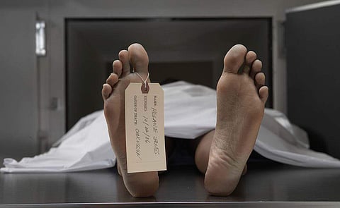 മൃതദേഹങ്ങള് തമ്മില് മാറി; സംസ്കരിച്ച ശേഷം കല്ലറയില് നിന്നും പുറത്തെടുത്തു