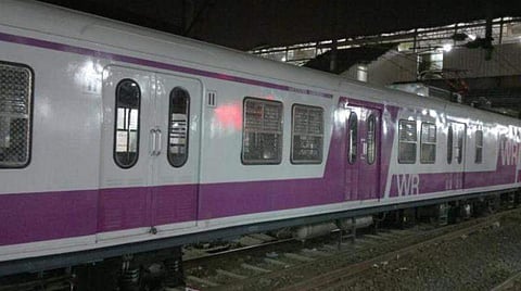 തീവണ്ടിയിറങ്ങുന്ന യാത്രക്കാരെ വീടുകളില് എത്തിക്കാനായി കെഎസ്ആര്ടിസി; ടാക്സി സംവിധാനങ്ങള്; ക്രമീകരണങ്ങള് ഇങ്ങനെ