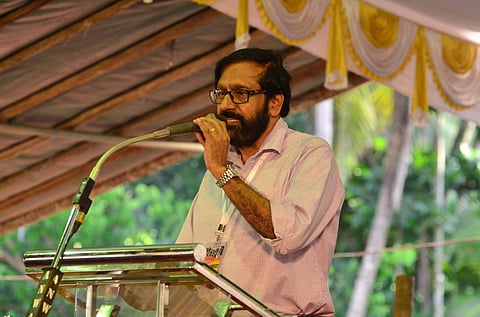 ആറുമാസത്തിനുള്ളില് മുസ്ലീം മതം സ്വീകരിക്കണമെന്ന് കെപി രാമനുണ്ണിക്ക് ഭീഷണിക്കത്ത്