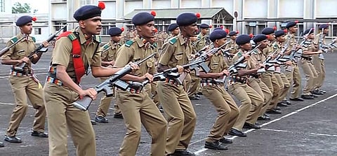 സ്കൂളുകളിലെല്ലാം സൈനിക സ്കൂളിന്റെ ചട്ടങ്ങള് നടപ്പിലാക്കണമെന്ന് പ്രധാനമന്ത്രിയുടെ ഓഫിസ്