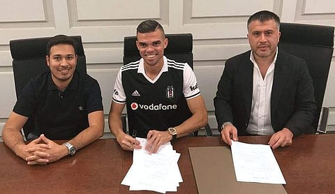 പത്തു വര്ഷത്തിനു ശേഷം പെപെ റിയല് മാഡ്രിഡ് വിട്ടു