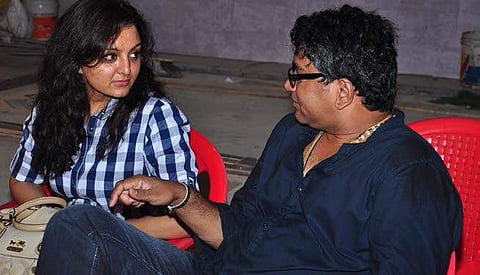 മഞ്ജു വാര്യര് - ശ്രീകുമാര് മോനോന് ബന്ധത്തെ പറ്റി പറഞ്ഞപ്പോള് എഡിജിപി റെക്കോര്ഡിങ് ഓഫ് ചെയ്തു; ദിലീപിന്റെ ജാമ്യഹര്ജിയുടെ വിശദാംശങ്ങള്