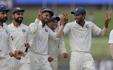 മൂന്നാം ടെസ്റ്റിലും ഇന്ത്യയ്ക്കു മുന്തൂക്കം; ശ്രീലങ്കയ്ക്കു വീണ്ടും ബാറ്റിങ് തകര്ച്ച