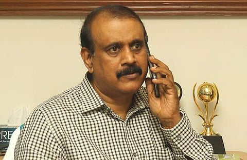 വ്യാജരേഖ ചമച്ച് ശമ്പളം കൈപ്പറ്റി; സെന്കുമാറിനെതിരെ ജാമ്യമില്ലാ കേസ്