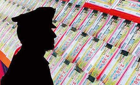 ചട്ടങ്ങള് പാലിച്ചാണ് ലോട്ടറി വില്പ്പനയെന്ന് മിസോറാം; കേരള സര്ക്കാര് നിലപാട് അന്യായമെന്ന് പത്രപരസ്യം