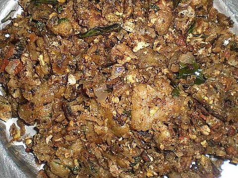 പാഴ്സലായി വാങ്ങിയ കൊത്തുപൊറോട്ടയില് പാമ്പിന്റെ തല!