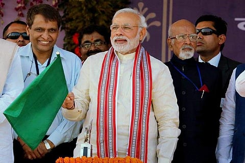 തുടര്ച്ചയായ ട്രെയിന് അപകടങ്ങള്; രാജി സന്നദ്ധത അറിയിച്ച് റെയില്വേ മന്ത്രി; കാത്തിരിക്കാന് പറഞ്ഞ് പ്രധാനമന്ത്രി