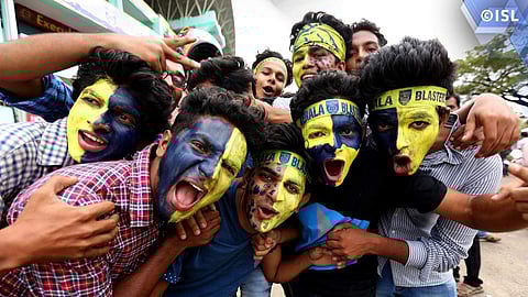 വെറുതെ ചൊറിയാന് നിക്കണ്ട മക്കളെ, മഞ്ഞപ്പട മുള്ളിയാല് ഒലിച്ചു പോവാന് മാത്രമേ നിങ്ങളുള്ളൂ: ബെംഗളൂരു എഫ്സി ആരാധകരെ ചൊറിഞ്ഞു മലയാളികള്