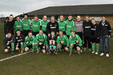 ട്വിറ്റര് അപ്ഡേഷന് അവിടെ നിക്കട്ടെ, ഇവിടെ കളിക്കാന് ആളില്ല, പെട്ടെന്നിറങ്ങ്!