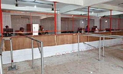 ബെവ്കോ ജീവനക്കാരുടെ ബോണസ് വെട്ടിക്കുറയ്ക്കണം: ധനമന്ത്രി