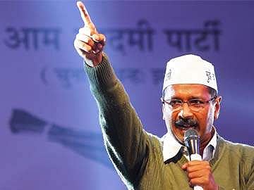 ചാക്കിട്ടുപിടുത്തം ഏശിയില്ല; ഡല്ഹിയില് ബിജെപിയെ മലര്ത്തിയടിച്ച് എഎപി;ഗോവയില് പരീക്കര്