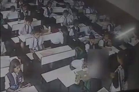 ഹാജര് വിളിച്ചപ്പോള് എഴുന്നേറ്റില്ല: ഏഴുവയസുകാരന് അധ്യാപികയുടെ ക്രൂര മര്ദനം; വീഡിയോ