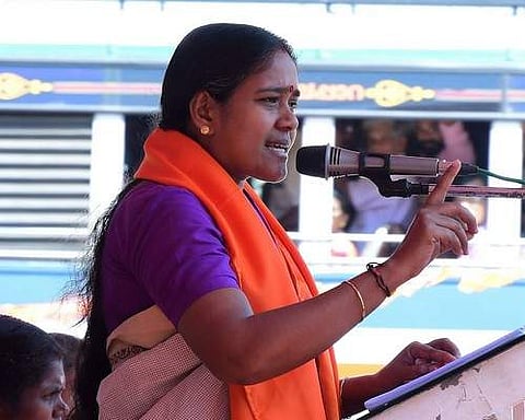 പൊളിച്ചടുക്കി ഫെയ്സ്ബുക്ക് പോസറ്റ്; ശോഭ സുരേന്ദ്രന് പരാതി നല്കി