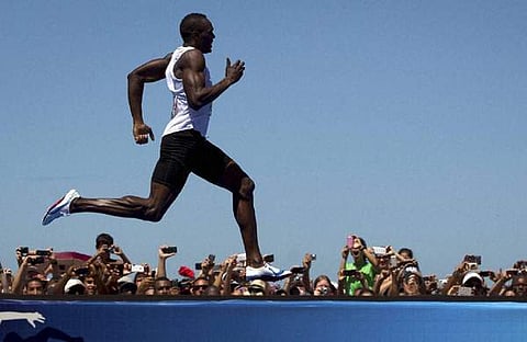 തീപ്പിടിപ്പിച്ച കാലുകളിലെ തീയണയുമ്പോള്