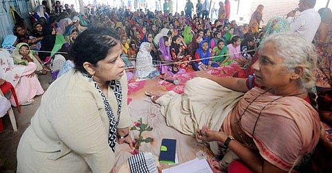 നര്മ്മദ: വിധിയില് ഇടപെടില്ലെന്ന് കോടതി; മേധാ പട്കര് ആശുപത്രിയില് നിരാഹാരം തുടരും