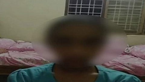 യൂണിഫോം ധരിച്ചില്ല: അഞ്ചാം ക്ലാസുകാരിയെ ആണ്കുട്ടികളുടെ ബാത്ത്റൂമിലേക്കയച്ച് സ്കൂളിന്റെ പ്രതികാര നടപടി