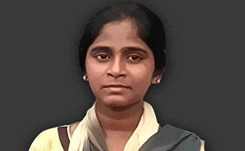 മെഡിക്കല് സീറ്റ് ലഭിച്ചില്ല; നീറ്റിനെതിരെ പോരാടിയ ദളിത് യുവതി ജീവനൊടുക്കി; മൃതദേഹം ഏറ്റെടുക്കാതെ മാതാപിതാക്കളുടെ പ്രതിഷേധം