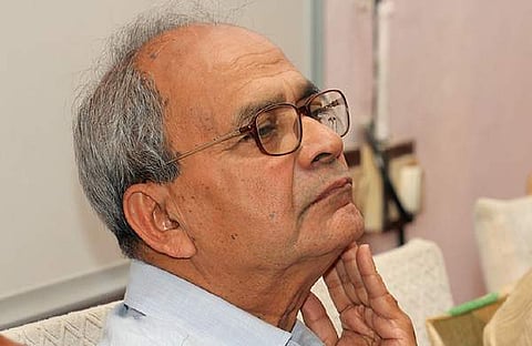 ഇരുട്ടും വെളിച്ചവും- ആനന്ദ് എഴുതുന്നു