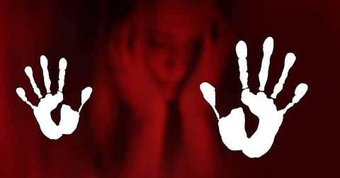 ഓടുന്ന വണ്ടിയില് യുവതിയെ കൂട്ട ബലാത്സംഗം ചെയ്തു