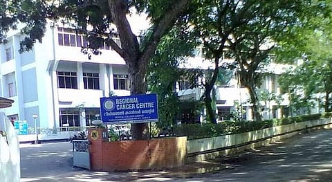 രക്തം സ്വീകരിച്ച പെണ്കുട്ടിക്ക് എച്ച്ഐവി: ആര്സിസിക്ക് ഹൈക്കോടതി നോട്ടീസ് നല്കി