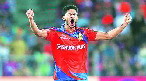 മലയാളി താരം ബേസില് തമ്പി സണ്റൈസേഴ്സ് ഹൈദരാബാദില്; താരത്തെ സ്വന്തമാക്കിയത് 95 ലക്ഷം രൂപയ്ക്ക്