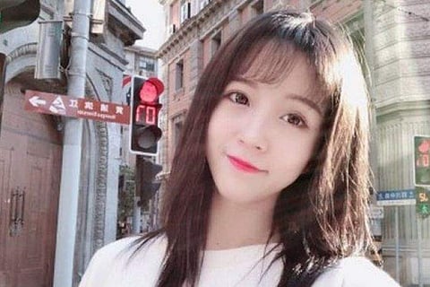 ദേശീയ ഗാനത്തെ അപമാനിച്ചു; ഓൺലൈൻ സെലിബ്രിറ്റിക്ക് തടവ് ശിക്ഷ (വീഡിയോ)