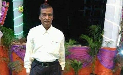 വിദേശിയെന്ന് വിളിച്ചുള്ള അധിക്ഷേപം താങ്ങാനാകില്ല: കുറിപ്പെഴുതിവെച്ച് വിരമിച്ച അധ്യാപകന് തൂങ്ങിമരിച്ചു