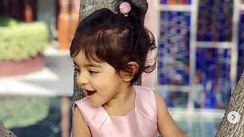 നീയെന്തിനാ ഇത്ര വേഗം വളരുന്നത്: പിങ്ക് ഉടുപ്പിട്ട കുഞ്ഞുമാലാഖയോട് അവര് ചോദിച്ചു