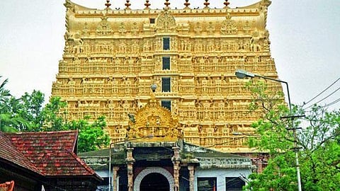 അഹിന്ദുക്കൾ കയറി ; ശ്രീപത്മനാഭസ്വാമി ക്ഷേത്ര നട അടച്ചു