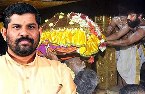 ശബരിമലയിലെ വിശിഷ്ട തിരുവാഭരണങ്ങള് നഷ്ടപ്പെട്ടു; പന്തളം കൊട്ടാരത്തിന് പങ്ക്: ഗുരുതര ആരോപണവുമായി സന്ദീപാനന്ദഗിരി