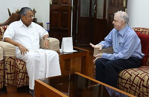 ശബരിമല: മുഖ്യമന്ത്രിയെ വിളിച്ചുവരുത്തി ഗവര്ണറുടെ ചര്ച്ച; നടപടി പരാതികളുടെ അടിസ്ഥാനത്തിലെന്ന് പി സദാശിവം