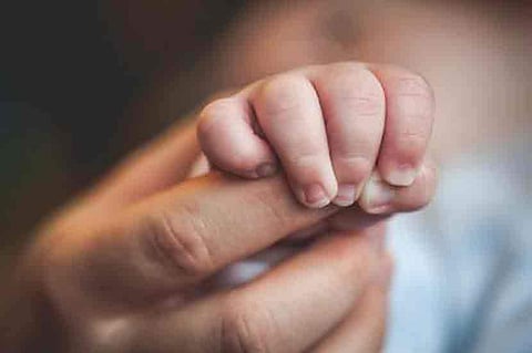 കുളിക്കാനായി ചൂടാക്കിവച്ച വെള്ളത്തില് വീണ് രണ്ടുവയസ്സുകാരന് മരിച്ചു