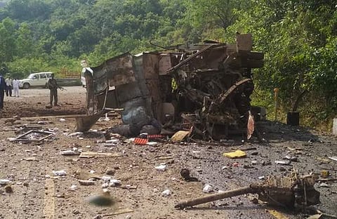 ഛത്തിസ്ഗഢില് മോദിയുടെ സന്ദര്ശനത്തിനു തൊട്ടുമുമ്പായി സ്ഫോടനം, നാലു പേര് മരിച്ചു
