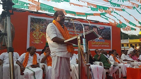 കേരളത്തിലെ വളര്ത്തുനായകള്ക്ക് പിണറായിയുടെ പേരിടും; വിവാദപ്രസംഗവുമായി എഎന് രാധാകൃഷ്ണന്