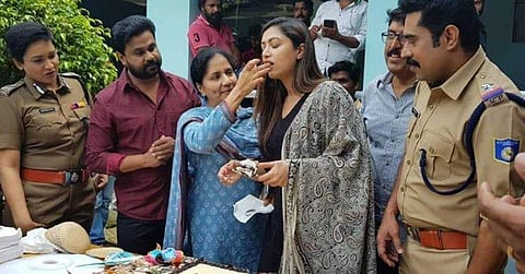 നടന് ദിലീപിനൊപ്പം പിറന്നാള് ആഘോഷിച്ച് മംമ്താ മോഹന്ദാസ്