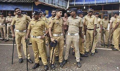 വ്യാഴാഴ്ച മുതൽ ശബരിമലയിൽ കൂടുതൽ പൊലീസ് ; 230 വനിതാ പൊലീസ്; സന്നിധാനത്തും പമ്പയിലും മേല്നോട്ട ചുമതല ഐജി ശ്രീജിത്തിന്